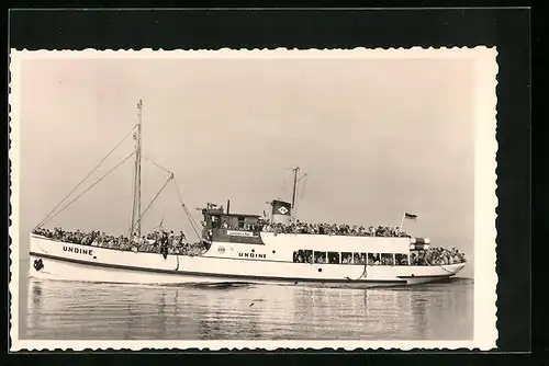 AK Dampfer MS Undine mit Passagieren