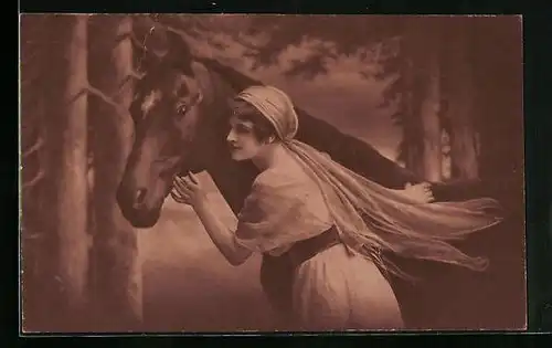 AK Frau mit Kopftuch und Pferd