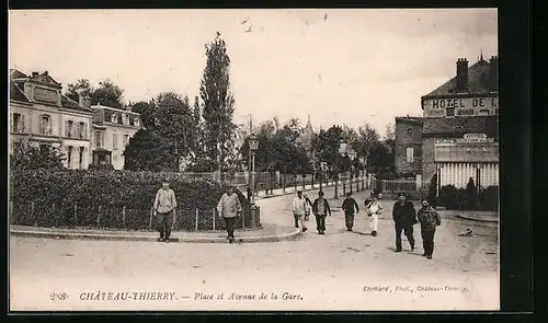 AK Château-Thierry, Place et Avenue de la Gare