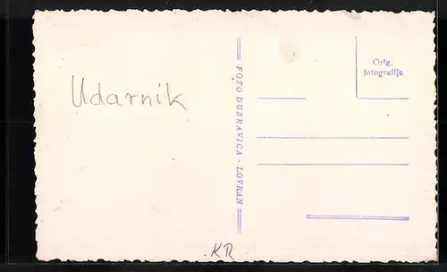 AK Udarnik, Ortsansicht mit Uferpartie