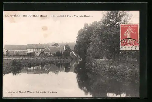 AK La Rivière-Thibouville, Hôtel du Soleil d`Or, Vue prise Derrière