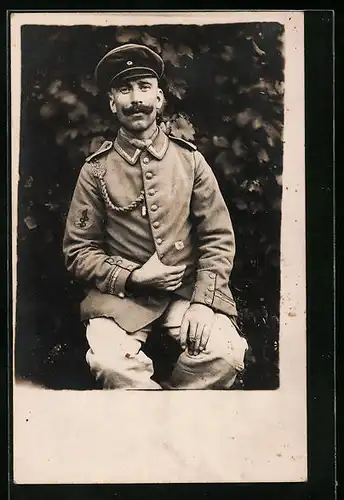 Foto-AK Ufz. in Uniform mit Schützenschnur