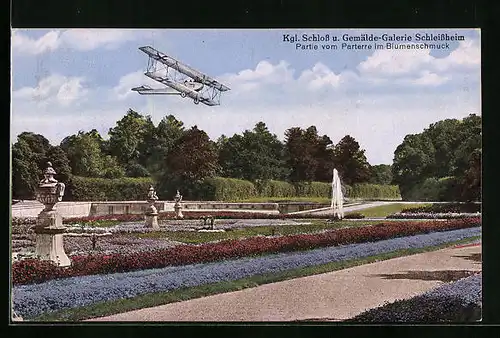 AK Schleissheim, Kgl. Schloss und Gemälde-Galerie, Flugzeug über dem Park