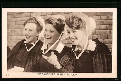 AK Amsterdam, Olympia 1928, Weesmeisjes in het Stadion