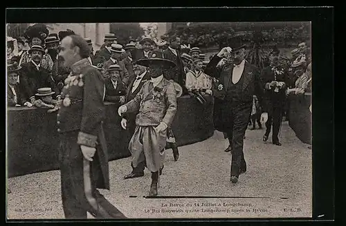 AK Longchamp, Le Roi Sisowath quitte après la Revue