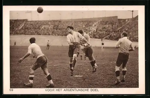 AK Amsterdam, Olympia 1928, Fussballmatch Urugay-Argentinien, Kopfball