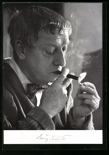 AK Eugen Roth mit Zigarre, deutscher humoristischer Lyriker, mit Autograph