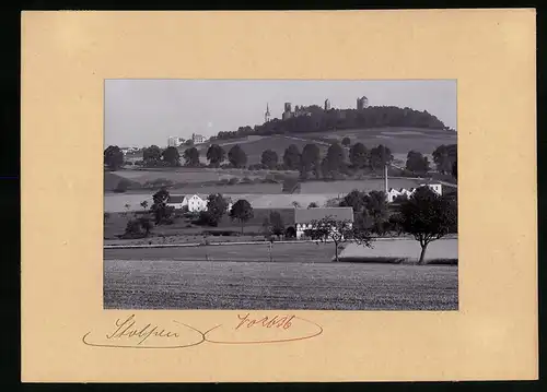 Fotografie Brück & Sohn Meissen, Ansicht Stolpen, Fachwerkhaus & Fabrik am Ortsrand