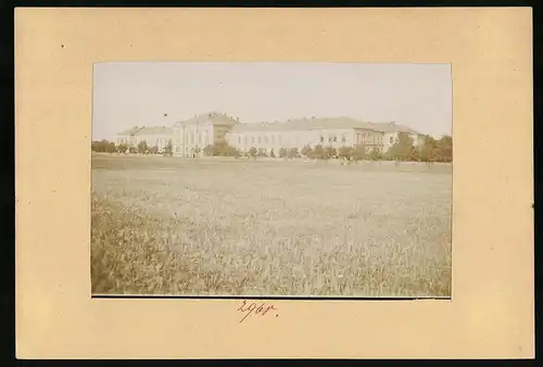 Fotografie Brück & Sohn Meissen, Ansicht Freiberg i. Sa., Kaserne des 1. Königlich Sächsischen Jäger-Bataillon Nr. 12