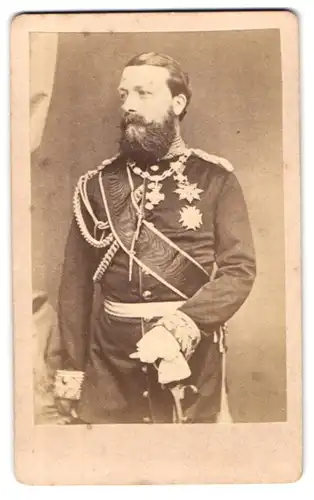 2 Fotografien unbekannter Fotograf und Ort, Grossherzogin Luise von Baden und Grossherzog Friedrich von Baden in Uniform