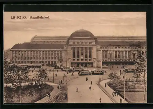 AK Leipzig, Hauptbahnhof mit Strassenbahnen