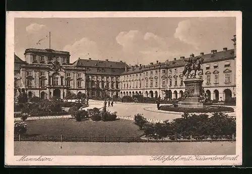 AK Mannheim, Schlosshof mit Kaiserdenkmal