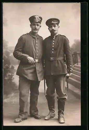 Foto-AK Deutsche Soldaten in Uniform