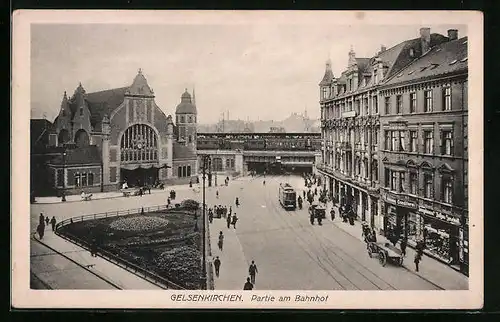 AK Gelsenkirchen, Strassenpartie am Bahnhof