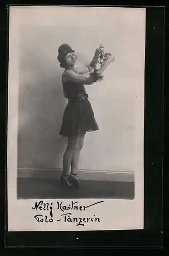 AK Tänzerin Nelly Kastner im kurzen schwarzen Kleid
