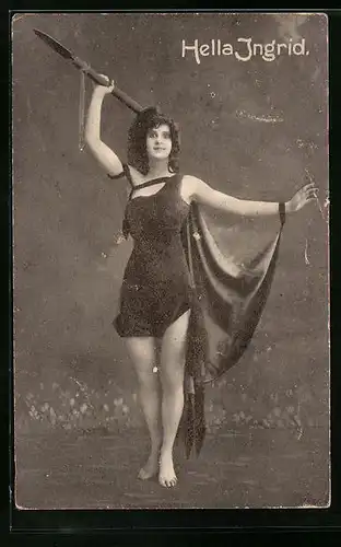 AK Tänzerin Hella Ingrid mit Speer