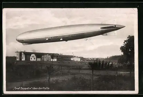 AK Luftschiff LZ 127 Graf Zeppelin über der Halle