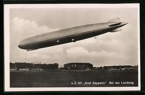 AK Luftschiff LZ127 Graf Zeppelin während der Landung