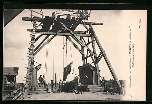 AK Angers, Enlévement d`un bloc