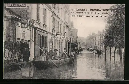AK Angers, Inondations 1910, Place Ney, vers la rue Boreau