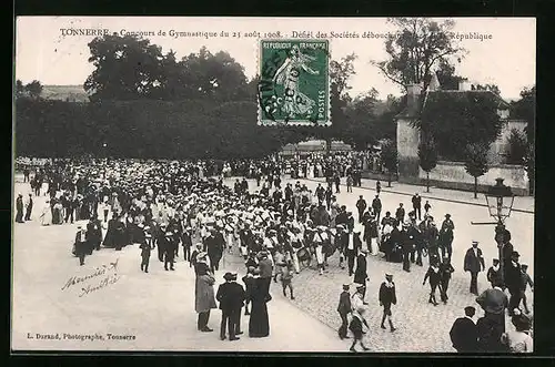 AK Tonnerre, Concours de Gymnastique du 23 août 1908, Défiél des Sociétés débouchant Place de la République