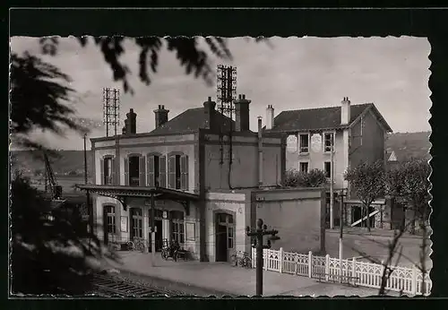 AK Vernouillet-Verneuil, La Gare, Bahnhof