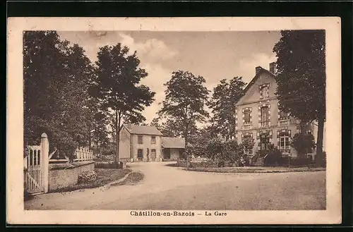 AK Chatillon-en-Bazois, La Gare, Strassenpartie am Bahnhof