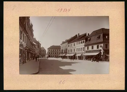 Fotografie Brück & Sohn Meissen, Ansicht Döbeln i. Sa., Niedermarkt mit Hotel Stadt Altenburg und Geschäften O. Jacobi
