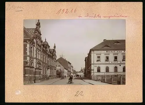 Fotografie Brück & Sohn Meissen, Ansicht Wurzen, Bahnhofstrasse mit Kaiserl. Postamt und Hotel zur Post