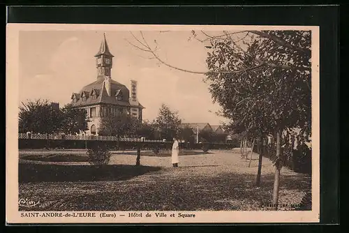 AK Saint-André-de-L`Eure, Hotel de Ville et Square