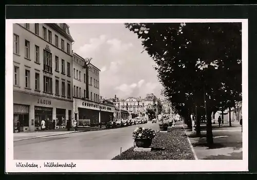 AK Wiesbaden, Passanten in der Wilhelmstrasse