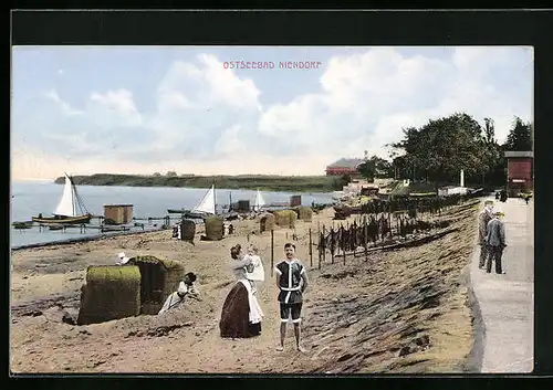 AK Niendorf /Ostsee, Strand und Segelboote