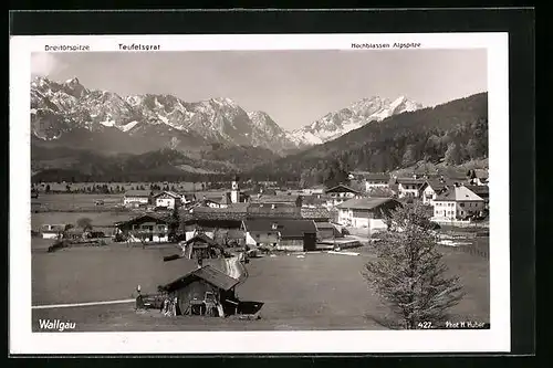 AK Wallgau, Ortsansicht mit Alpengipfeln