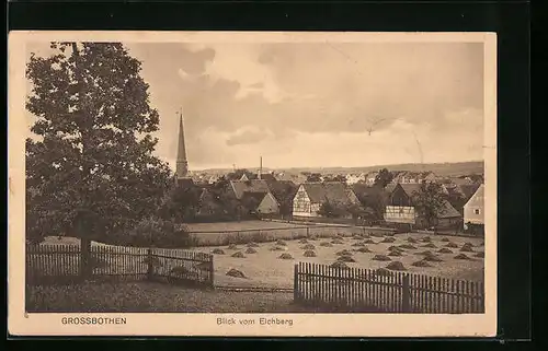 AK Grossbothen, Blick vom Eichberg auf den Ort mit Kirche und Bäumen