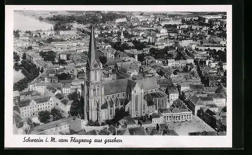 AK Schwerin i. M., Fliegeraufnahme der Stadt