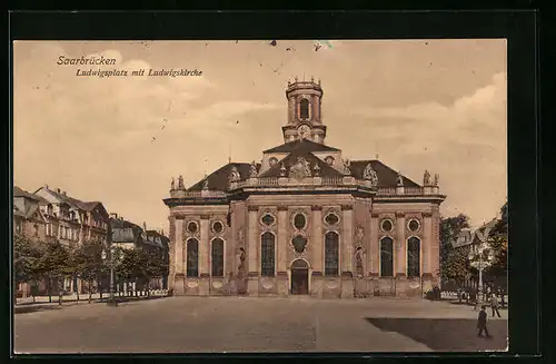 AK Saarbrücken, Ludwigsplatz mit Ludwigskirche