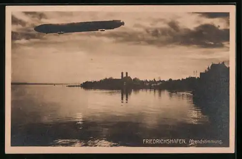 AK Friedrichshafen, Zeppelin in Abendstimmung