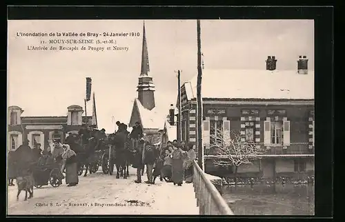 AK Mouy-sur-Seine, L`Inondation de la Vallée de Bray 1910 - L`Arrivée des Rescapés de Peugny et Neuvry