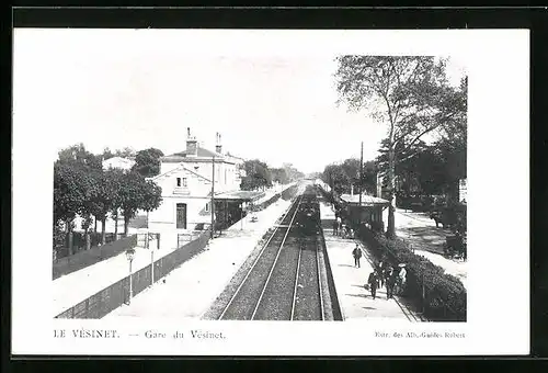 AK Le Vésinet, La Gare, Bahnhof von der Gleisseite