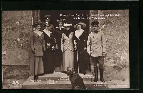 AK Herzog Ernst August von Braunschweig mit Gemahlin im Kreise ihrer Verwandten