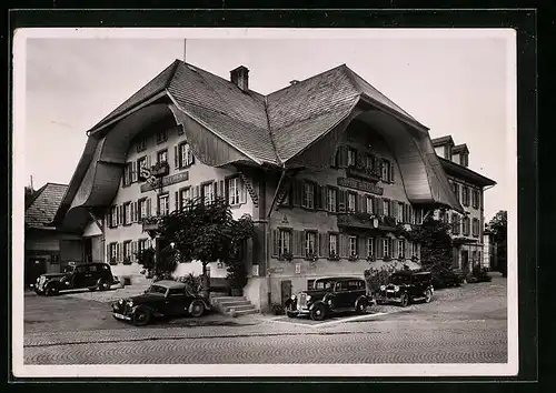 AK Langnau i. E., Hotel Hirschen, davor Autos