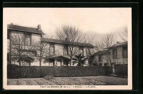 AK Toutlemonde, L`Enclos