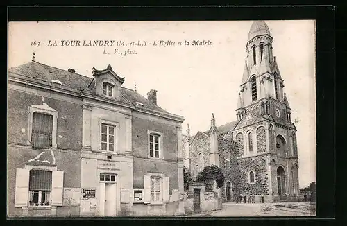 AK La Tourlandry, L`Eglise et la Mairie