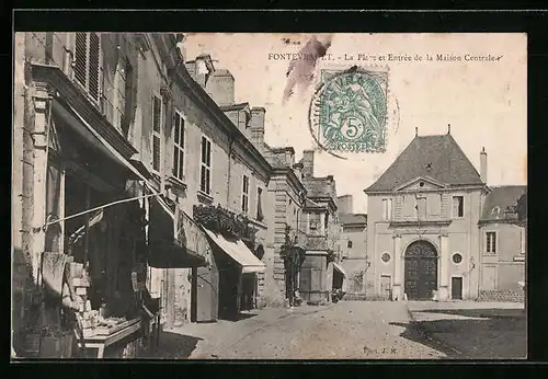 AK Fontevrault, La Place et Entrée de la Maison Centrale