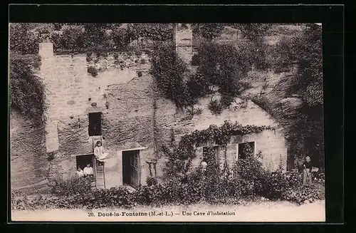 AK Doué-la-Fontaine, Une Cave d`Habitation