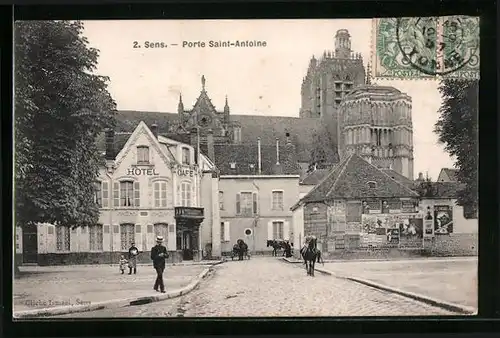 AK Sens, Porte Sainte-Antoine