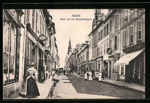 AK Sens, Rue de la République