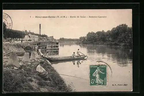 AK Bray-sur-Seine, Bords de Seine, Bateaux-Lavoirs