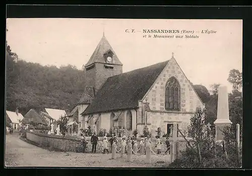 AK Nassandres, l'Église et le Monument aux Soldats