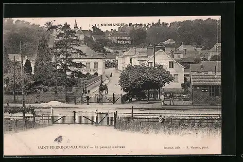 AK Saint-Pierre-du-Vauvray, le passage à niveau